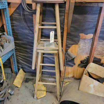 #1166 â€¢ 2 Wooden Stools
