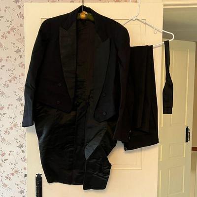Antique Black 4-Piece Suit
