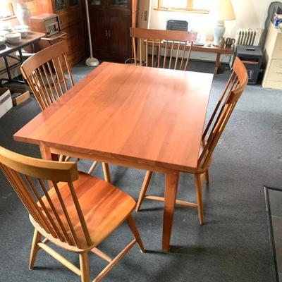 Pompanoosuc Mills cherry table with set of 4 spindle-back chairs, exc. cond.
