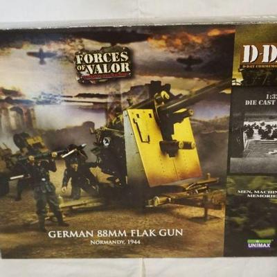 1194	FORCES OF VALOR WWII 1:32 DIECAST METAL TOYS GERMAN 88MM FLAK GUN
