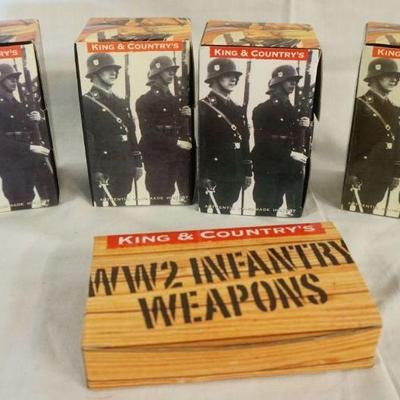 1204	KING & COUNTRY WWII METAL TOY SOLDIERS BOX OF 4 & INFANTRY WEAPONS
