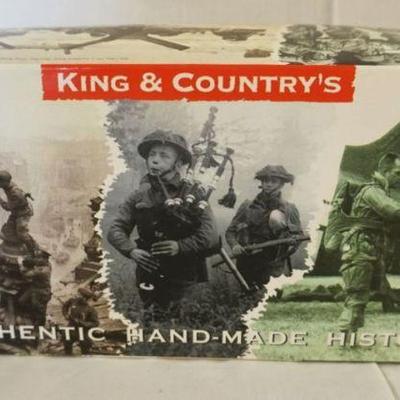1215	KING & COUNTRY WWII METAL TOY SOLDIERS ONE BOX BBG02
