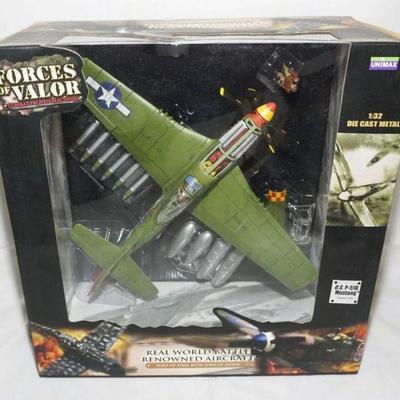 1130	FORCES OF VALOR WWII 1:32 DIECAST METAL TOYS PLANE US P-51D MUSTANG
