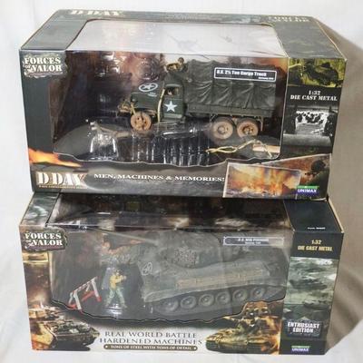 1168	FORCES OF VALOR WWII 1:32 DIECAST METAL TOYS LOT OF 2
