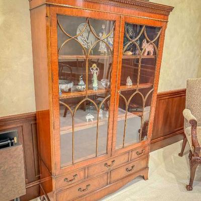 Edwardian Display Cabinet in Mahogany by Baker Fine Furniture 