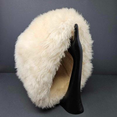  Women's Retro 1960s Style Shearling Fur Hat