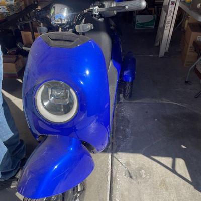 ELECTRIC SCOOTER PAID $2,400 ONLY USED 4 TIMES! BEST OFFER TAKES IT!