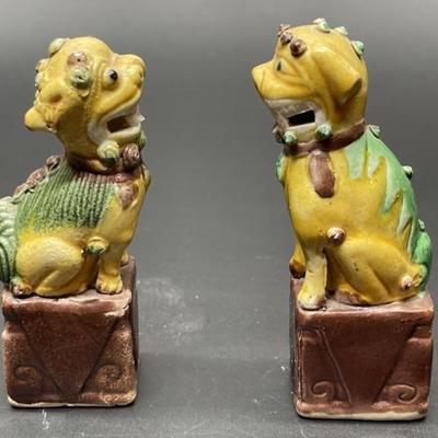 Pair Foo Dogs on Stand