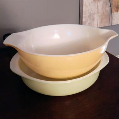 Vintage Pyrex Bowls