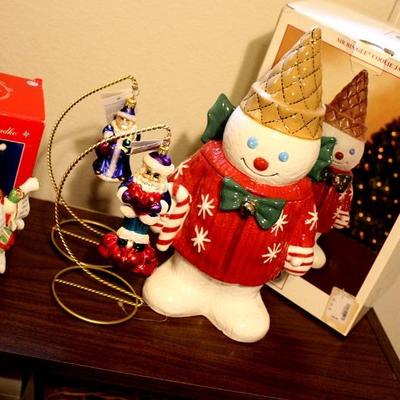 Mr Bingle cookie jar