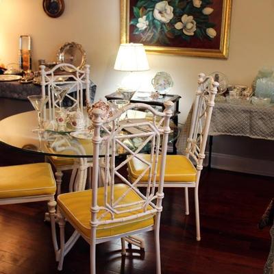 Beautiful glassed top table with 4 chairs