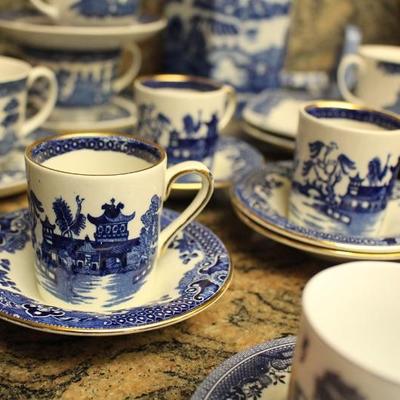 Blue willow by Johnson brothers 