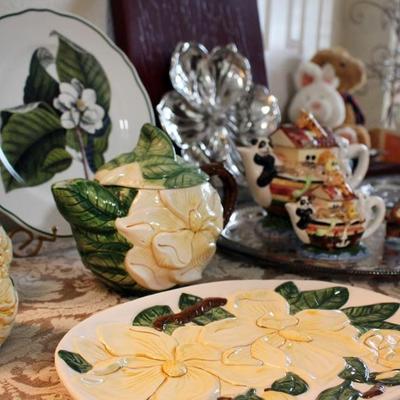 Tea plates and pots