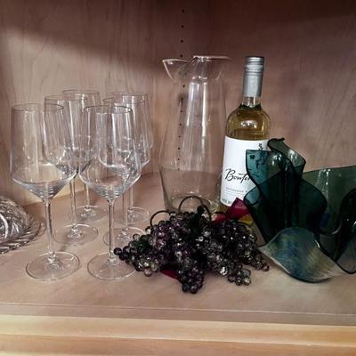 WINE GLASSES/WITH PITCHER