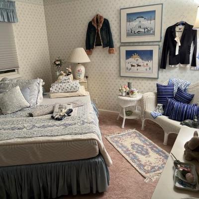 FULL BED/ WICKER BENCH