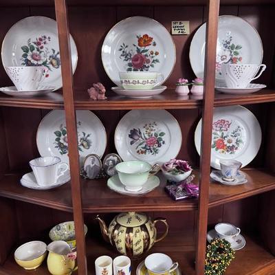 TEA CUPS AND TEA POT