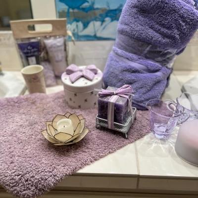 PURPLE BATHROOM DECOR