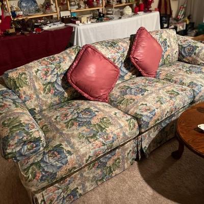 FLORAL COUCH