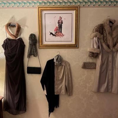 HOLIDAY CLOTHING/ACCESSORIES