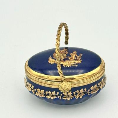 22KT Gold Painted Imperial Limoges Trinket Box
One side of the handle is unattached as seen in photos 