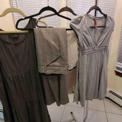 Dresses & Pants feat. Eileen Fisher, Desmero Italy
Eileen Fisher medium sized dress, Celebrity Pink medium sized longer shirt. Desmero...