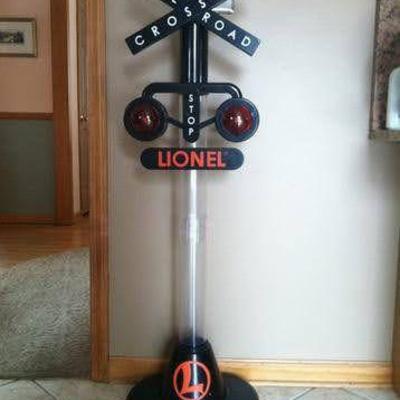 This is what it looks like assembled (internet photo)