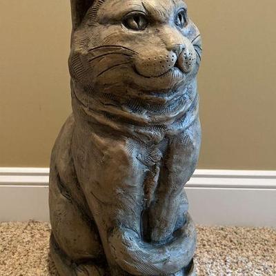 Cat statue 