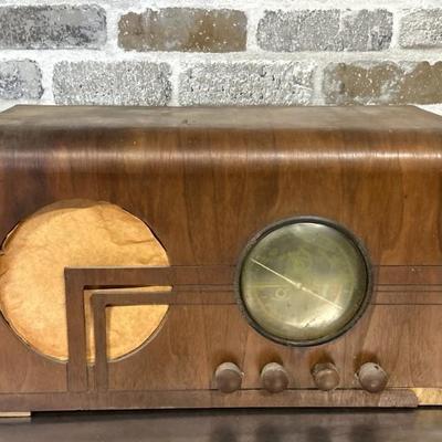 Vintage Art Deco Style Tube Radio