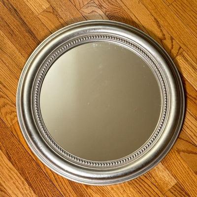 CIRCULAR WALL MIRROR | Circular mirror in composition silver frame. - dia. 20 in
