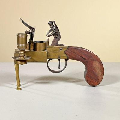 J. & W. RICHARDS TINDER PISTOL | Flintlock tinder pistol (lighter) marked J. & W. Richards with carved brass design. - l. 7 x w. 3 x h....