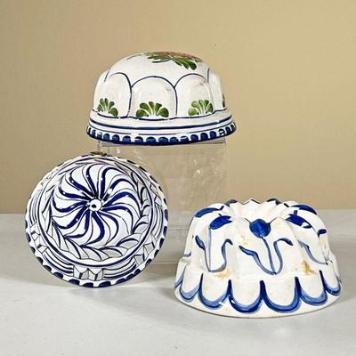 (3PC) ANTIQUE CERAMIC BAKING MOLDS | Round ceramic baking molds made in Italy and decorated in patterns. - h. 3.5 x dia. 6.25 in
