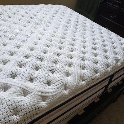 BeautyRest Recharge Firm Queen mattress