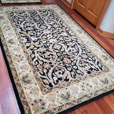 Indian hand woven wool area rug 5'x8'