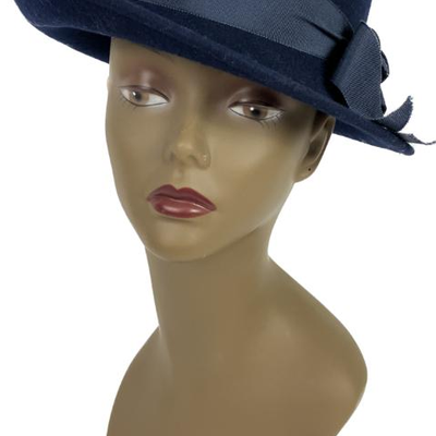 #89 â€¢ Classic Betmar Women's Vintage Navy Felt Hat in Hat Box
