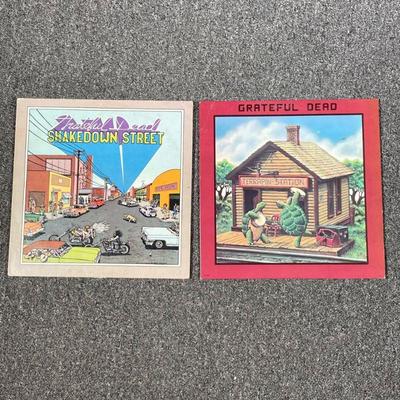 (2PC) GRATEFUL DEAD VINYL RECORDS | Including; Terrapin Station (AL 7001) and Shakedown Street (AB 4198).
