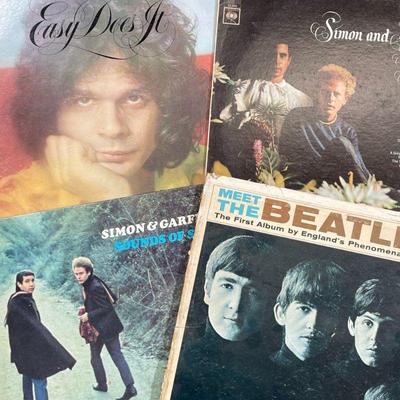 (5PC) 60S & 70S VINYL RECORDS | Mixed vinyl record albums including; Meet the Beatles! (T 2047), Simon & Garfunkel Sounds of Silence (CS...