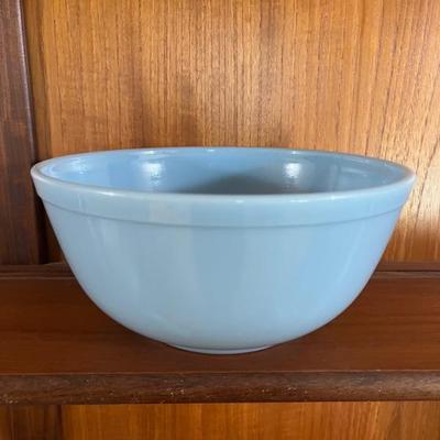 Vintage Pyrex Blue Delphite Mixing Bowl 