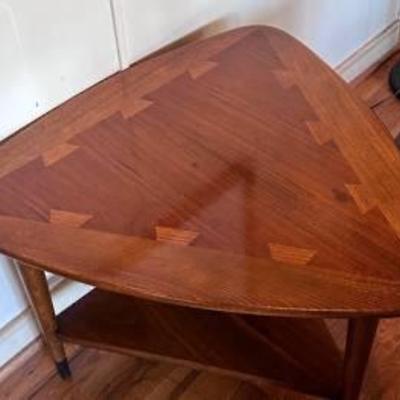 Lane Acclaim Guitar Pick Side Table