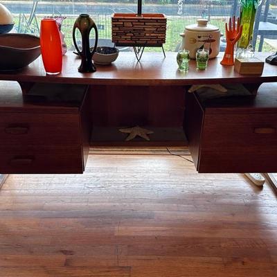 Vintage Desk by V. Wilkins for G-Plan, 1960