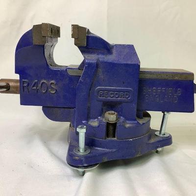 JSHI223 Record R40S Swivel Engineers Vice	This vice features a jaw width of 4'. Has a swivel base and this vice does have some wear to it.
