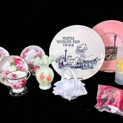 VIMY930 Mid-Century Seattle World's Fair & Other Vintage Collectibles	2 vintage 1962 Seattle World's Fair Commerative...