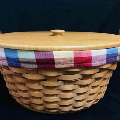 JOSW960 Longaberger XL Corn Basket With Wooden Lid	Removable plaid fabric liner, & plastic liner, 2 leather handles.
