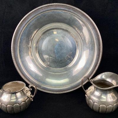 MAHA504 Assorted Vintage Sterling Silver Pieces	This sterling silver lot includes a serving bowl stamped 'STERLING' with the number 85....