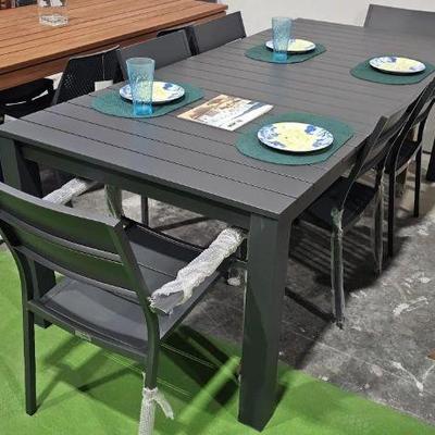 https://auctions4america.proxibid.com/Auctions-4-America/Outdoor-and-Indoor-Living-Furniture/event-catalog/253031