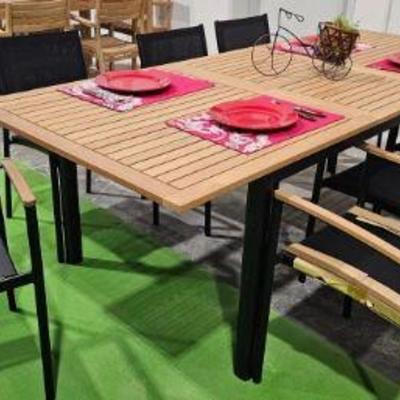 https://auctions4america.proxibid.com/Auctions-4-America/Outdoor-and-Indoor-Living-Furniture/event-catalog/253031