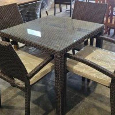 https://auctions4america.proxibid.com/Auctions-4-America/Outdoor-and-Indoor-Living-Furniture/event-catalog/253031