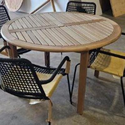 https://auctions4america.proxibid.com/Auctions-4-America/Outdoor-and-Indoor-Living-Furniture/event-catalog/253031