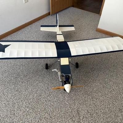 Model airplane