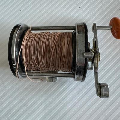 Fishing reel