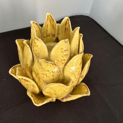 Lotus candleholder